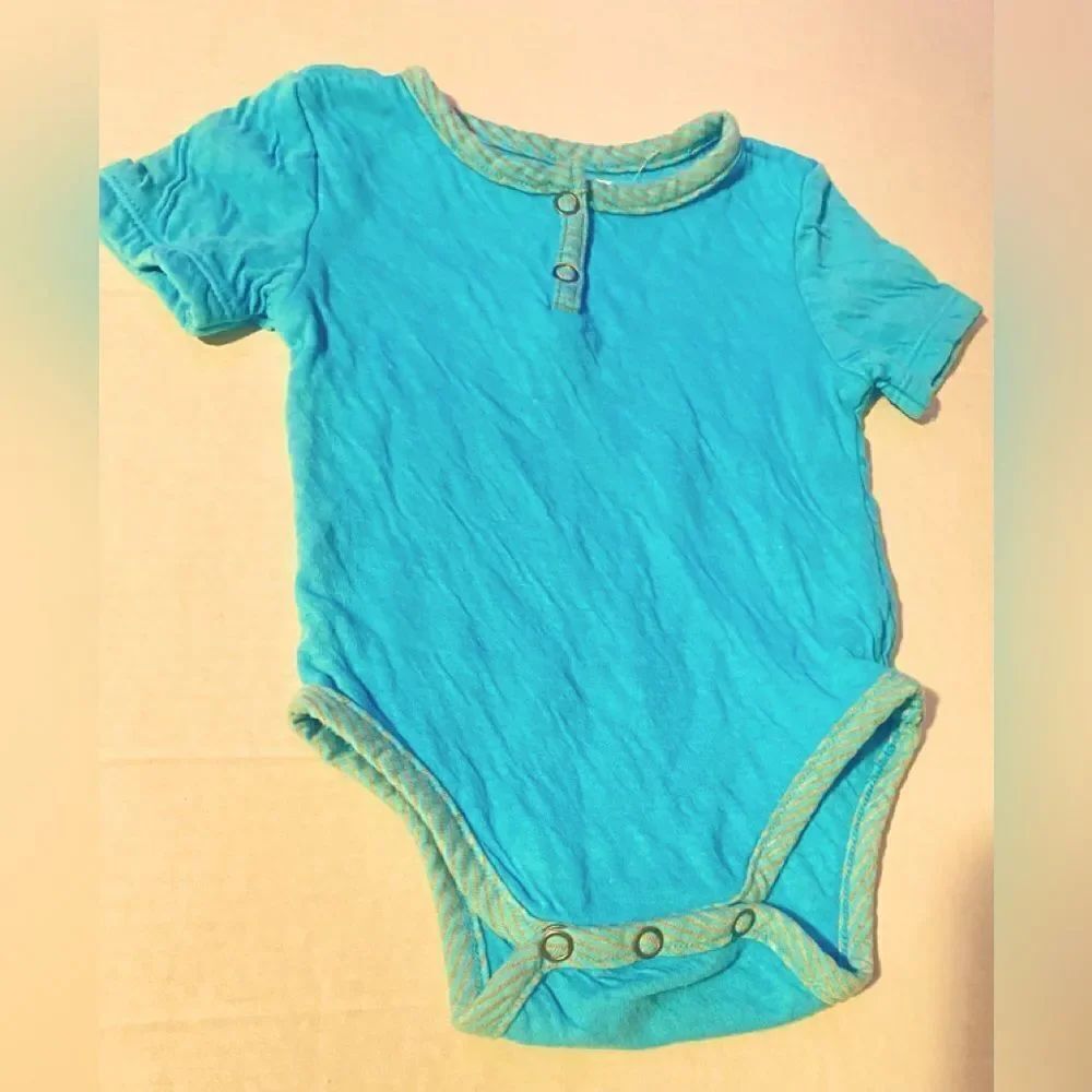 💦Miki Miette Kids BlueBodysuit Romper size: 3 M
